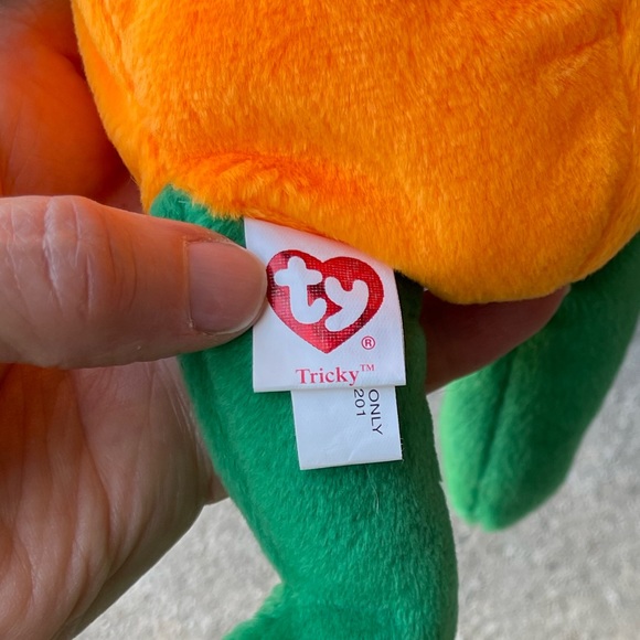 Ty “Tricky” the Halloween bear Beanie Baby - Picture 4 of 6
